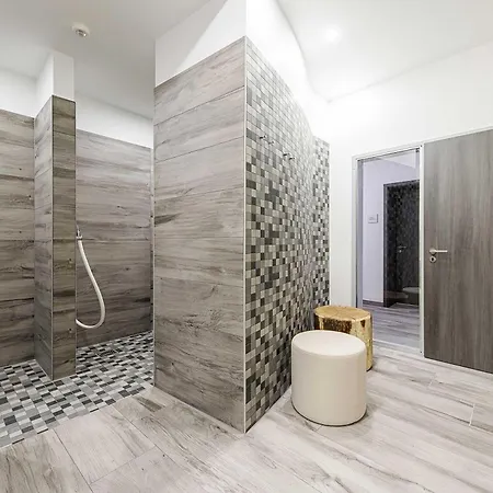 Marco Polo - Komfort Und Erholung Zwischen Ostsee Und Bodden * 欧巴德伍斯图